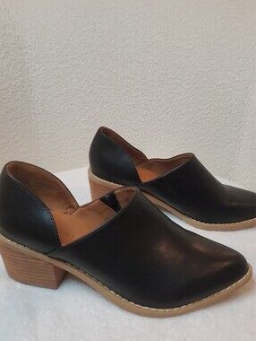 Cynthia Rowly Eddie Ankle Boots Black Faux Leather Women's Pointed Toe Size 8.5
